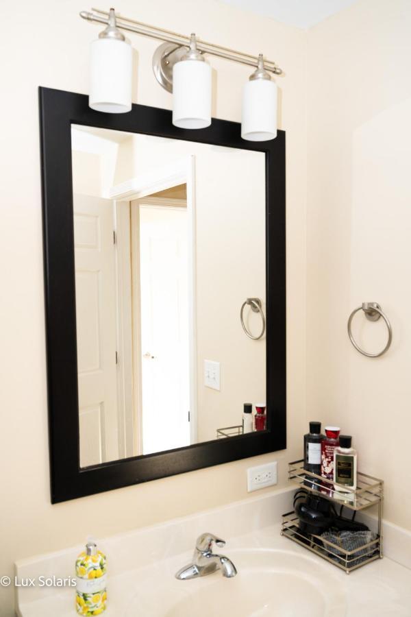 Luxury 3 Bedrooms With King Bed Downtown Indy อินเดียนาโพลิส ภายนอก รูปภาพ