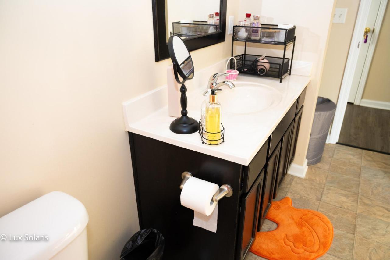 Luxury 3 Bedrooms With King Bed Downtown Indy อินเดียนาโพลิส ภายนอก รูปภาพ