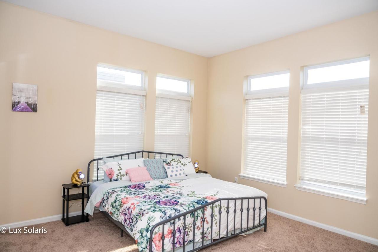 Luxury 3 Bedrooms With King Bed Downtown Indy อินเดียนาโพลิส ภายนอก รูปภาพ